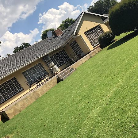 Khuvena Guesthouse Randburg Exteriér fotografie