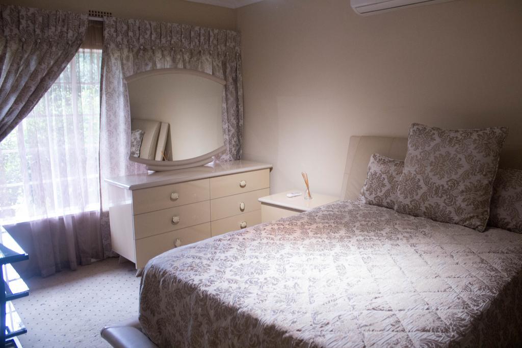 Khuvena Guesthouse Randburg Exteriér fotografie