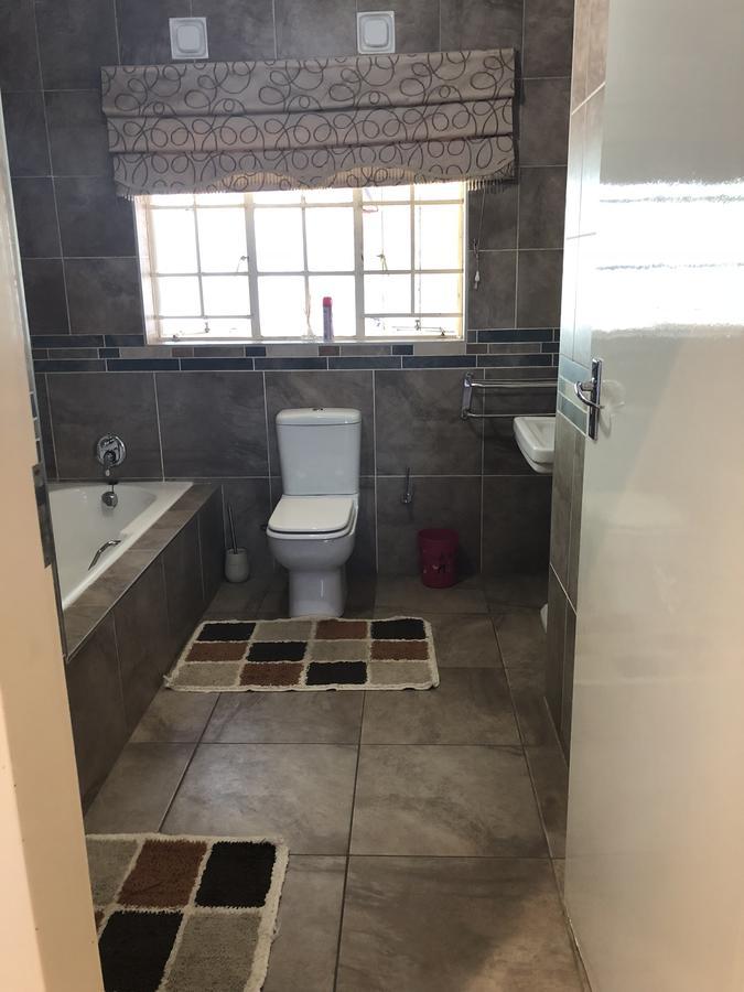 Khuvena Guesthouse Randburg Exteriér fotografie