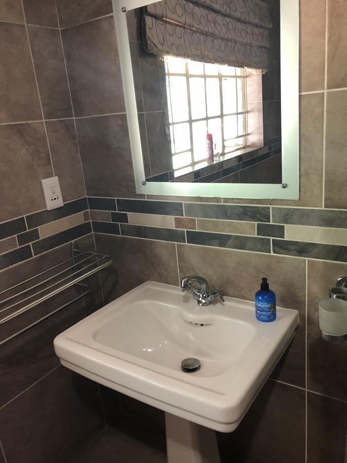 Khuvena Guesthouse Randburg Exteriér fotografie