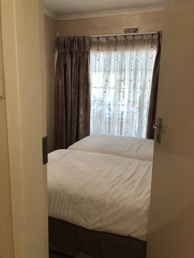 Khuvena Guesthouse Randburg Exteriér fotografie