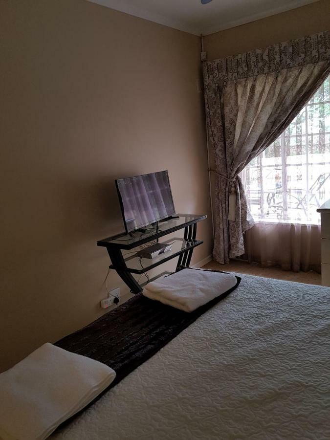 Khuvena Guesthouse Randburg Exteriér fotografie